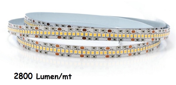 Strip LED 24V 2835 240 Led/mt 19,2w/mt 2700 Lumen/mt Luce Calda